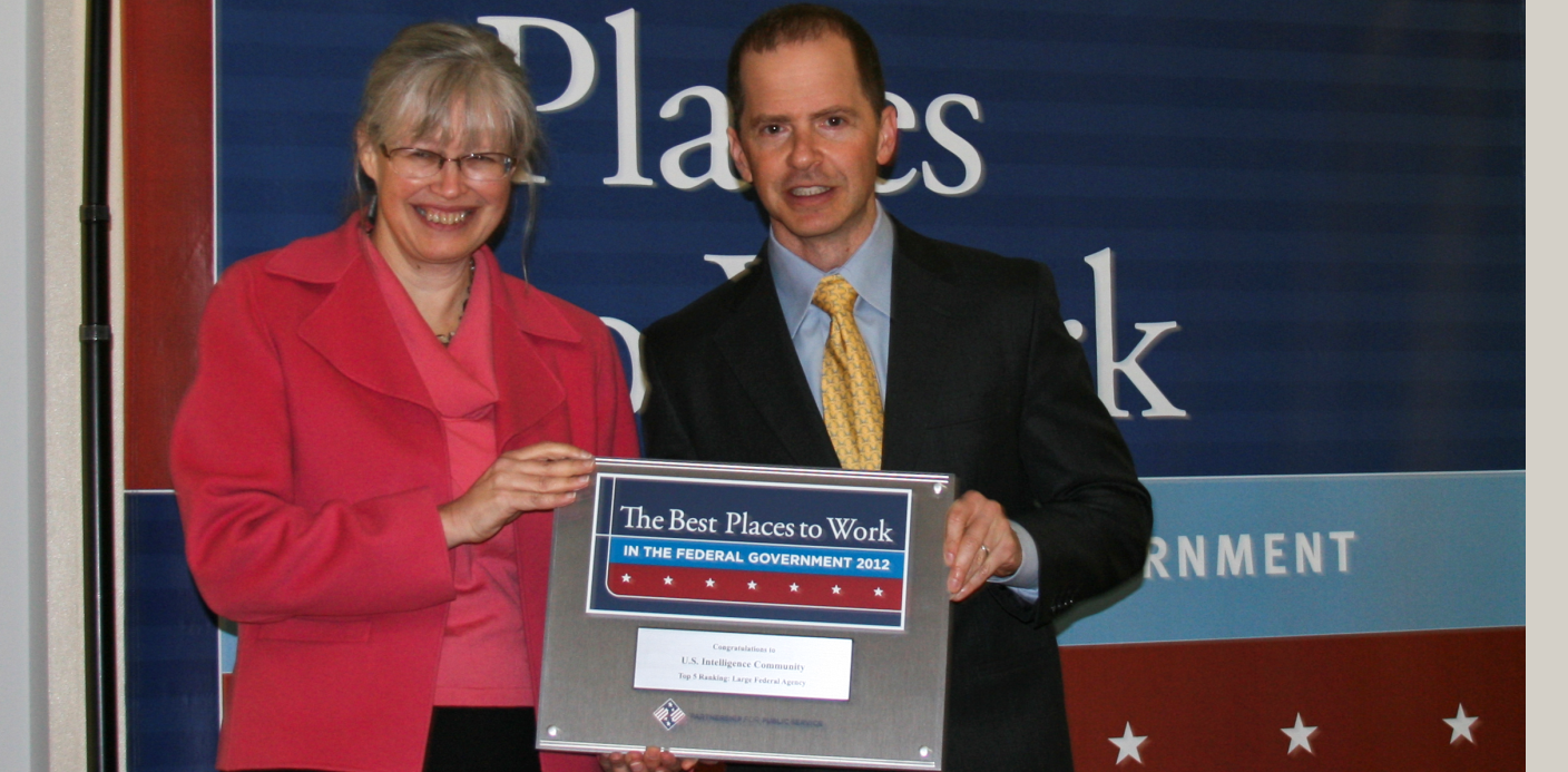 Photo, PDDNI Stephanie Sullivan Accepts IC's Best Places to Work